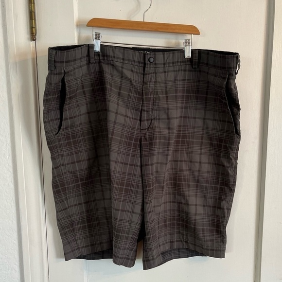 nike Golf Tour Performance Dri-Fit Men’s Gray Plaid Chino Shorts Sz 42 Stretch - Picture 2 of 8